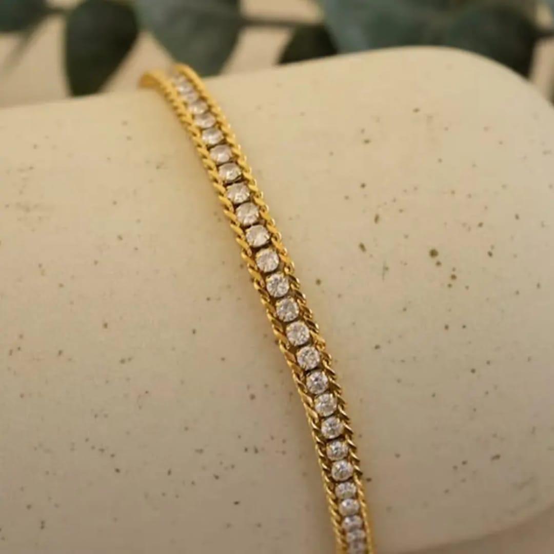 Gold-Plated Diamond Cuban Link Bracelet – Iced Out Chain for Women