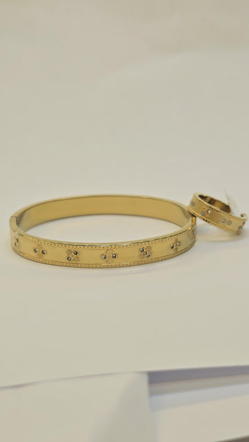 Clover HandCuff With Ring