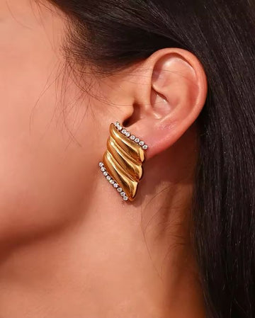 Geometric Wing Desing Studs