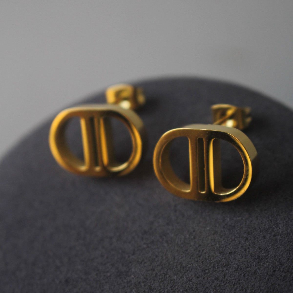 Dior Bruddy Studs